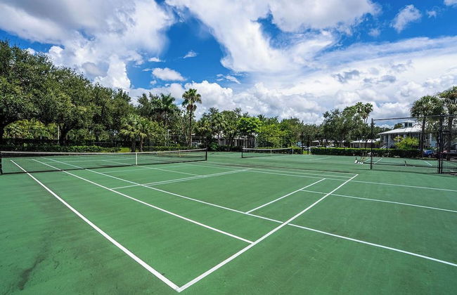 Genoa Vacation Rental: Stylish 2-BR Condo with Golf & Lake Views. Resort-Style Pool, Hot Tub, and Easy Access to Championship Golf. Minutes from Naples Beaches, 5th Avenue S, and Marco Island - Foto 28