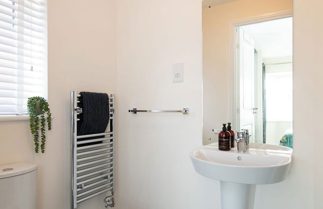 Charming Modern City Escape Garden Parking - Foto 6