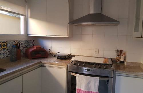 Casa alto padrão na Ferradura em condomínio com piscina privativa - Foto 17