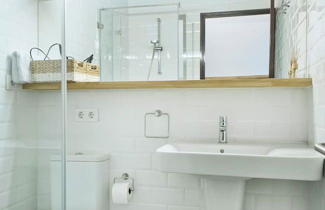 Unique Architects Apartment IN Trendy Central Poble SEC By Myrentalhost - Photo 14