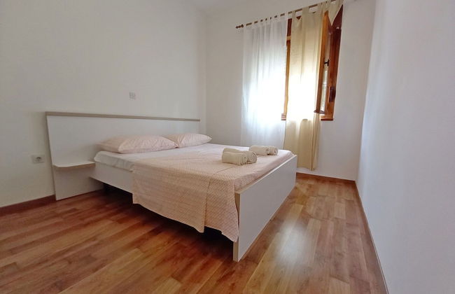 Detached House at Country Side, Fenced Private Garden Ideal for 2 Fam, Wifi - Photo 5