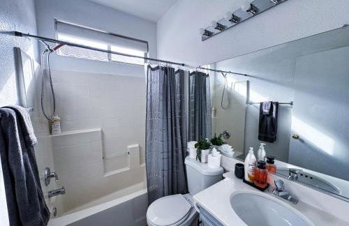 Spacious 3-Bed Family Retreat WiFi & Parking - Foto 37