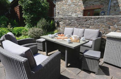 Courtyard Cottage - Photo 34