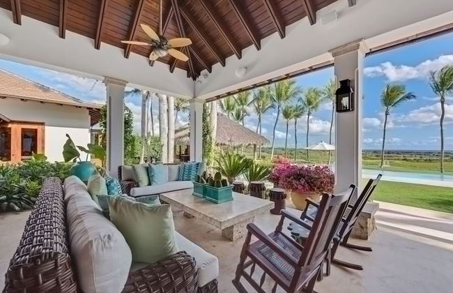 Magnificent Eight Bedroom Holiday Home - Photo 42