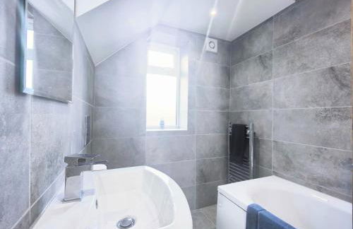 Shaw Heath Cottage - Charming Holiday Home In the Heart of Stockport - Free Parking - Foto 12