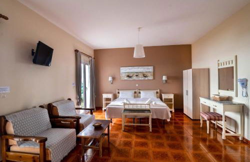 Lorraine's Cottage Style Studios, shared swimming pool and bbq only for guests at Simotata village - Photo 64