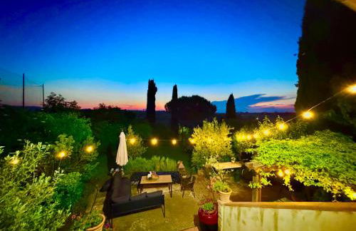Magical Villa di Gioia Large 6-Bedroom Family Villa with Breathtaking views, Private Garden and Olive grove - in a Cool Village on the Umbria Tuscany Border - Foto 42