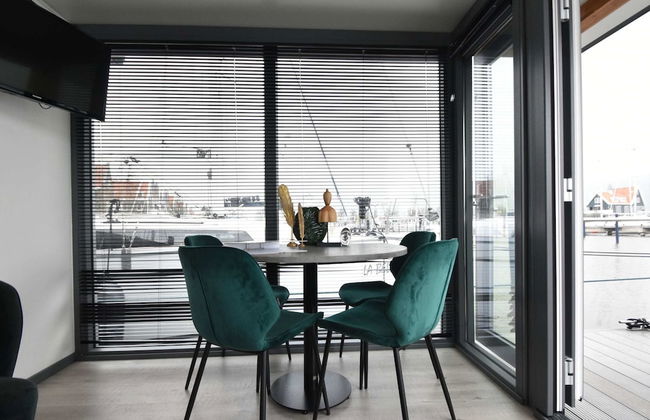 Boat in Volendam Near Marina Museum - Foto 17