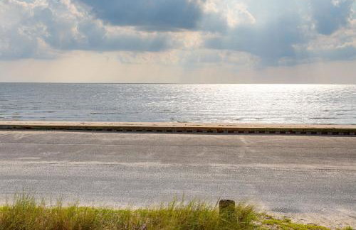 Lovely Coastal Home By Delaware Bay Walk to Beach - Foto 21