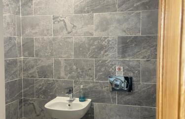 BeRo Bungalow with a hot tub & a large garden! - Foto 10