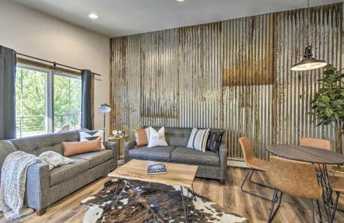 Elkhart Lake Townhome, Mins to Road America! - Foto 1