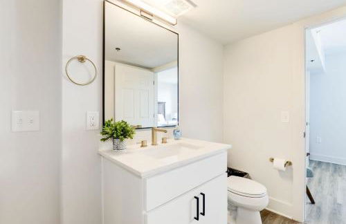 Capitol Convenience 2BR Luxury Minutes from DC - Foto 25