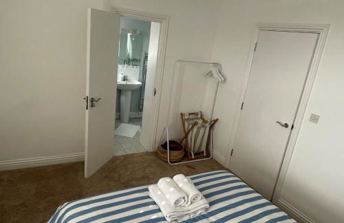 Swanage Bay Coastal Apartment - Photo 4