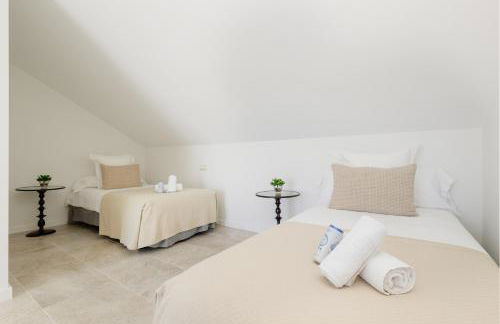 Townhouse in first line beach, Bahia de Marbella, Marbella - Photo 7