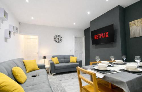 Emerald Living - Hanley, Stoke-on-Trent, sleeps 5, with free parking! - Foto 2