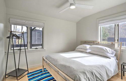 Modern Hideaway with Deck and State Forest Access - Foto 42