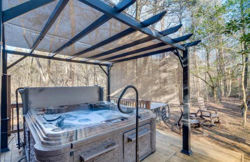 Pet-Friendly Cabin with Loft 5 Mi to Lake Lure! - Foto 3