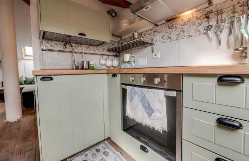 049 - Attico ELEGANTE, 10 minuti a piedi da MARE e SPIAGGIA - POSTO AUTO PRIVATO GRATIS - Foto 10