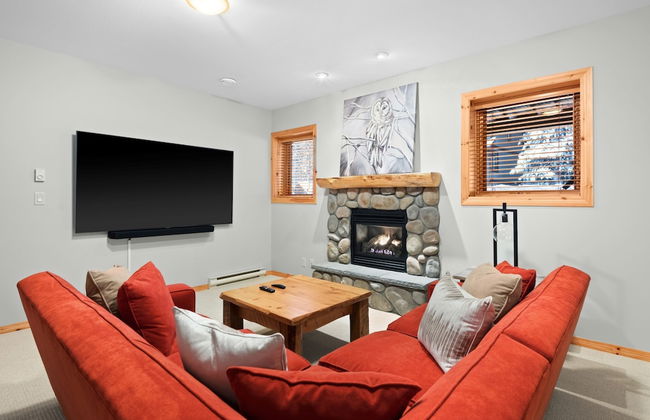 MODERN 4,500 sqft Ski Chalet: 5 Br + 6 Ba | Pool Table | Pool + PRIVATE Hot Tub - Photo 28