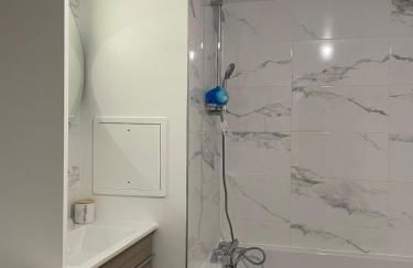 Superb 3 Bedroom near to Paris with Parking - Foto 25