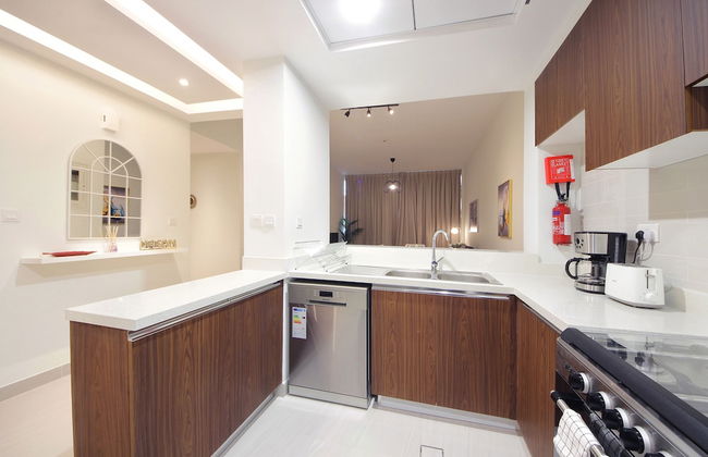 Luxury StayCation - Tranquil Retreat With Beautiful Park Views - Photo 20