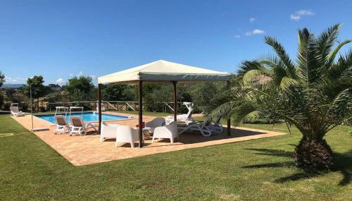 Casa San Pietro, restored farmhouse with pool - Foto 1