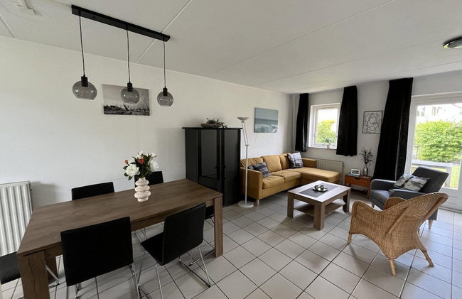 Cosy Bungalow Near the Beach - Photo 40