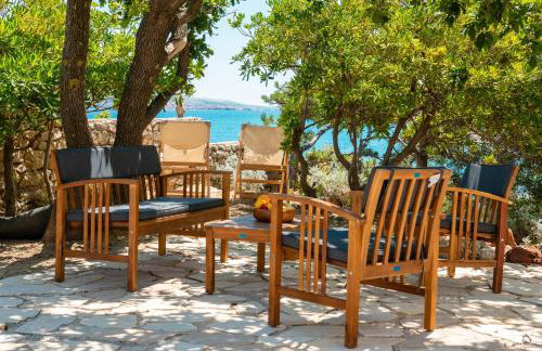 Villa Sortis and boat - Photo 34