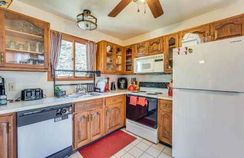 Fire Pit and Gas Grill Charming Poconos Abode! - Foto 10