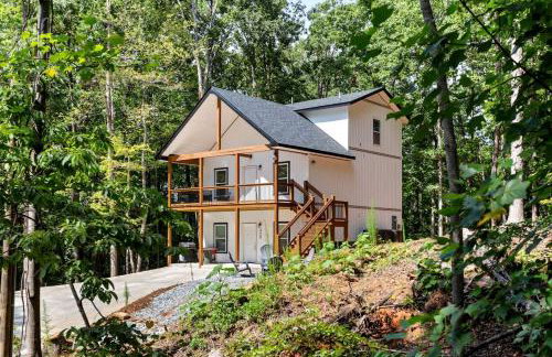 Stylish Lakehouse with Black-and-White Modern Design near Lake Hartwell, Clemson SC - Foto 10