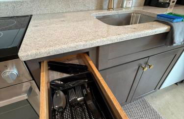 Boho Bliss Downtown Apartment in Historic Pilot Mountain - Foto 2