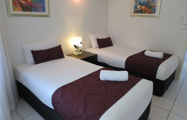 Roydon Beachfront Apartments - Photo 3