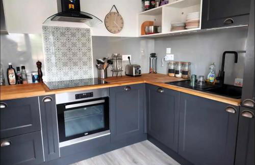 Duplex spacieux avec terrasse, idéal familles & télétravail, proche plages & centre ville - Foto 11