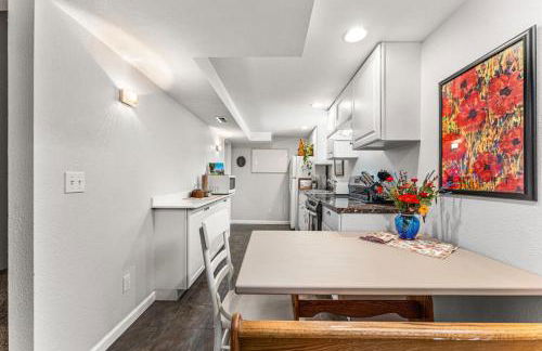 Modern Downtown Oasis Sunny Garden King Beds - Foto 10