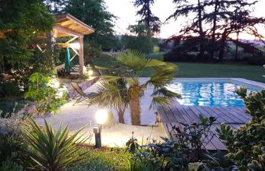 Séjour élégance et bien-être au CHATEAU de GRANDMONT - piscine et parc arboré au coeur du vignoble du Beaujolais - Foto 3