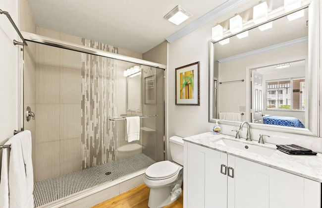 Catina Vacation Rental: Bright 2-BR Condo with Lake Views. Located in Lely Resort with Pool, Hot Tub, and Golf Access. Ideal for Golfers and Beachgoers, Minutes from Naples and Marco Island - Foto 18