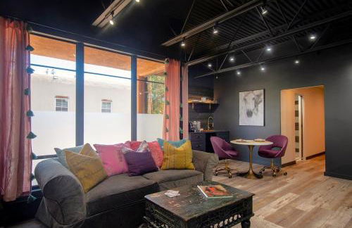 Designer Loft at the Santa Fe Plaza Spacious 520 Sq Ft, King Bed - Foto 8