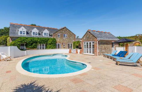 Rookley Farm Lodge Charming Manor Pool House with Heated Pool, Tennis Court & Gardens - Isle of Wight Rural Countryside Escape - Foto 46