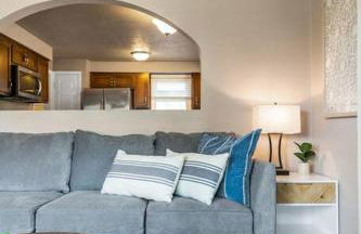 Stadium District walking distance, Tailgate Garage - Foto 18