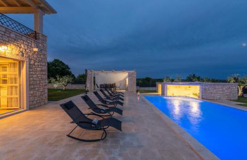 Villa Vistra, Brand New Luxury Villa with Poolbar - Foto 13