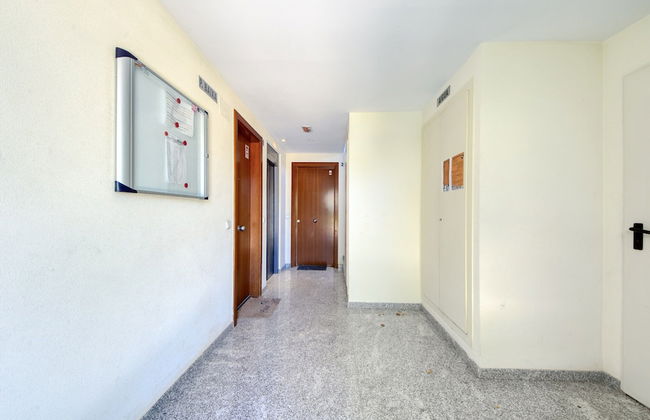 Apartment in Roses Near Sandy Beach - Photo 30