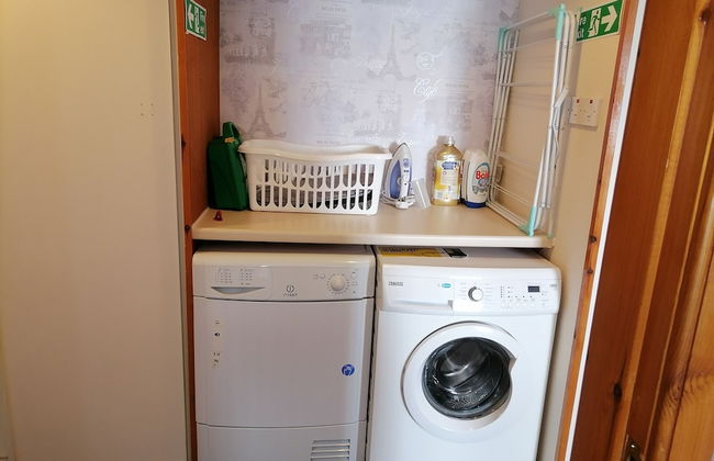 Impeccable 2-bed Flat in Wick - Photo 14