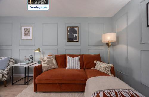 Luxuriou 5 Bedroom House By Homebird Property Management Short Lets & Serviced Accommodation Leeds With Private Parking & Free WiFi - Foto 3