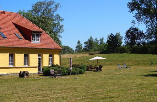 Gut-Rattelvitz-Parterre-A-hochwertig-Sauna-Kamin-eTankstelle-Spielscheune-15-000qm-Parkland - Foto 15