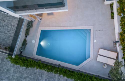 Luxury apartment Marco Polo with a private swimming pool with salt sea water - Foto 8