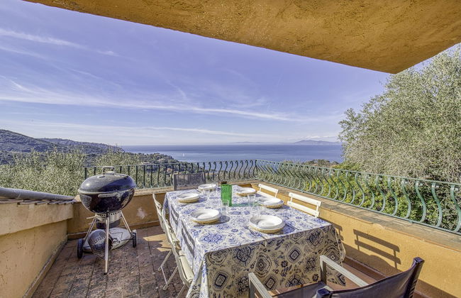 Bright Home With Wonderful Sea View - Photo 33