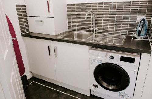 Gadbridge - 3 Bedroom House, parking and garden! - Foto 16