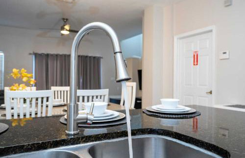 Cozy Townhouse with Private Pool in Kissimmee - Photo 55