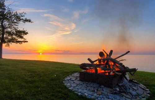 Tree-Top Lake-Front Cottage - Foto 41