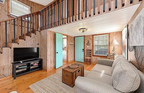 Shipwrecked Shack Waterfront House Boat on Land - Foto 32